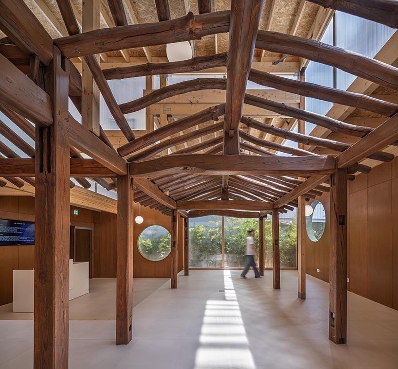 illuminated hanok interior meets wave-like facade in drawing works’ seoul renovation post thumbnail image