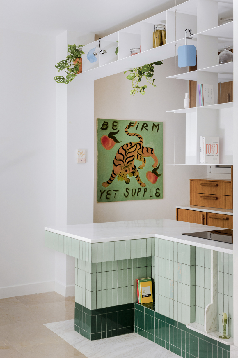 oikonomakis siampakoulis reworks 70s flat into open, art-filled home in central athens post thumbnail image