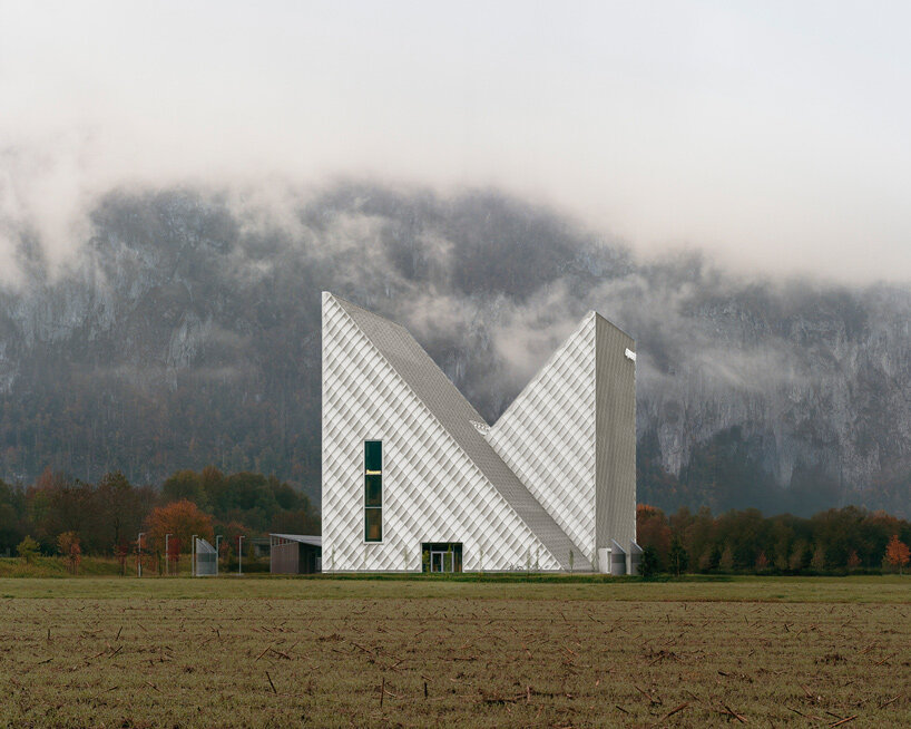 interlocking volumes define barozzi veiga’s dynafit HQ in the bavarian alps post thumbnail image